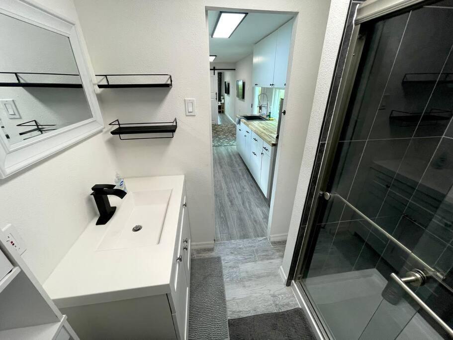 1Bed 1Bath Container Home Centrally Located Cypress Gardens Ngoại thất bức ảnh